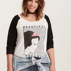 Torrid Snow White Beautiful Dreamer Raglan Sz 3